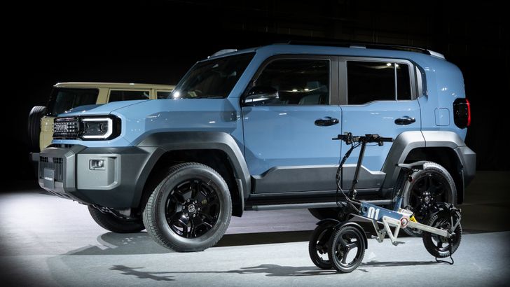 Toyota Land Hopper и Toyota Land Cruiser FJ Toyota Land Hopper и Toyota Land Cruiser FJ
