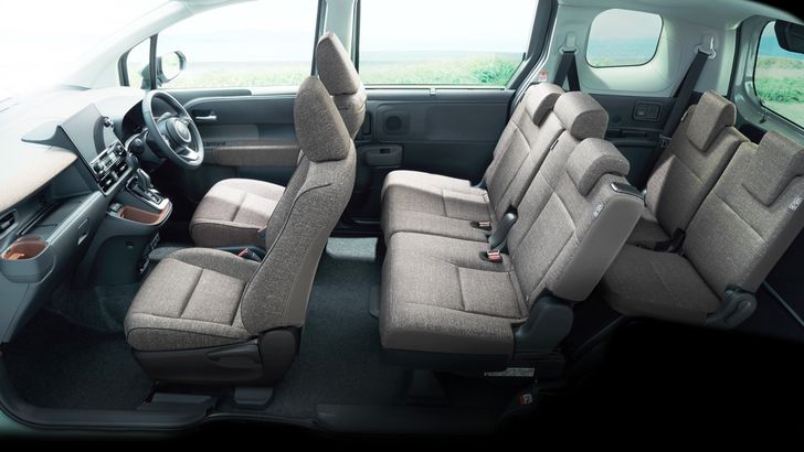 Интерьер Toyota Sienta Интерьер Toyota Sienta