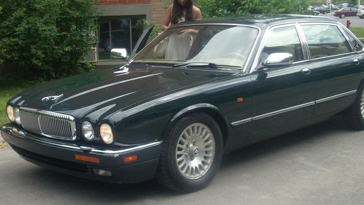 Jaguar XJ