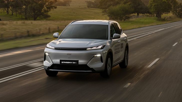 Кроссовер Geely, который продается в России, установил новый рекорд Гиннеса