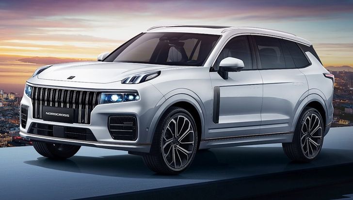 Семейный кроссовер с «сердцем» от Volvo появился в России: первые автомобили уже на учете